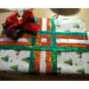 Weihnachtsgeschenke: Drei Verpackungsideen in Rot, Weiß und Grün
